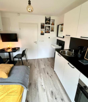 Greenroom Apartment
